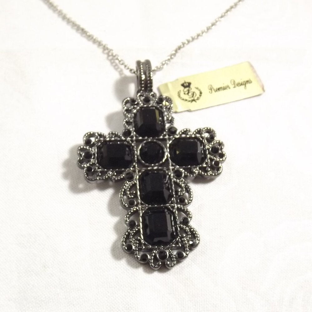 Elegant Black Cross Pendant Necklace - Picture 1 of 9